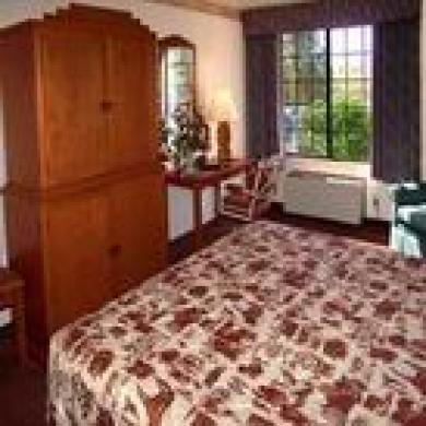 Wyndham Airport & Conference Center Hotel 3*