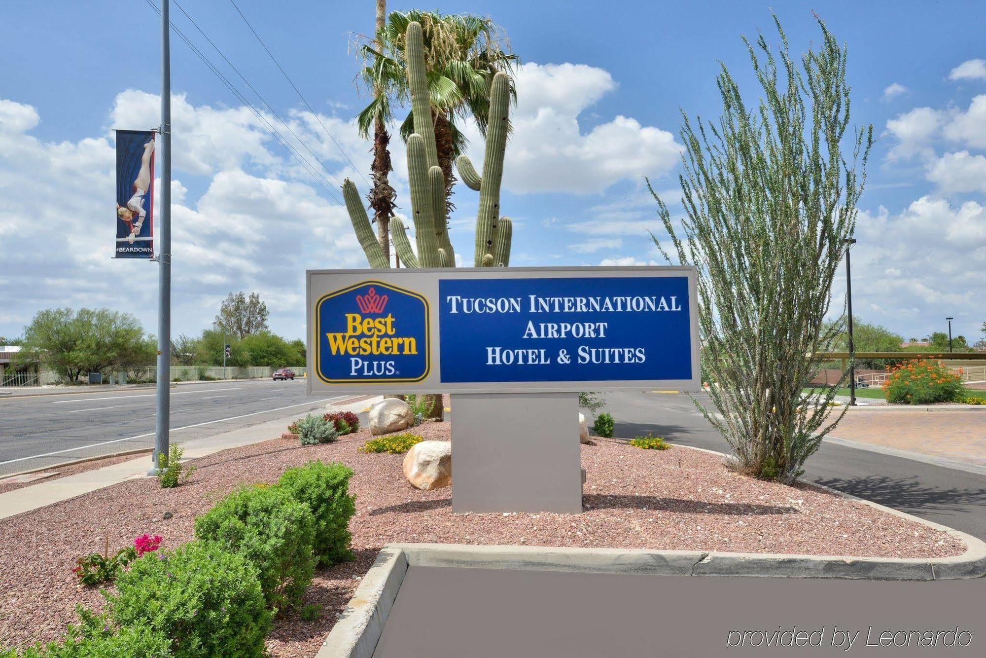 Wyndham Airport & Conference Center