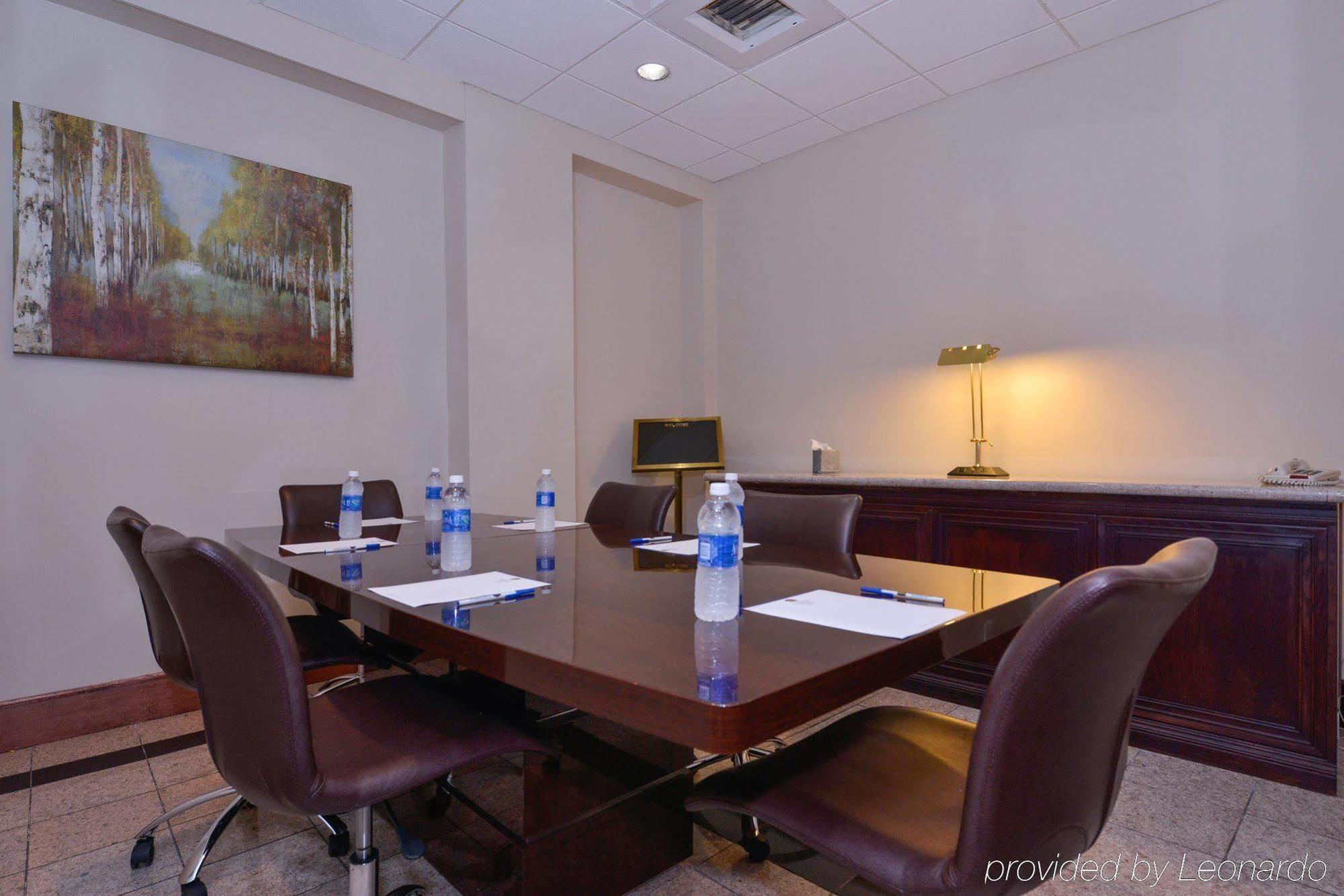 Wyndham Airport & Conference Center 3* Tucson