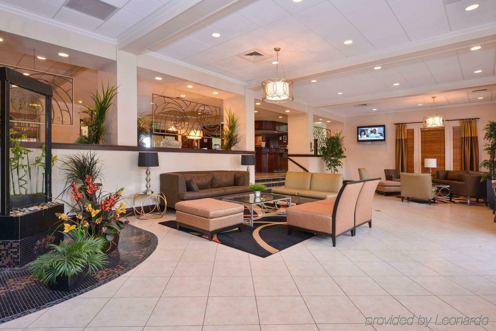 Wyndham Airport & Conference Center