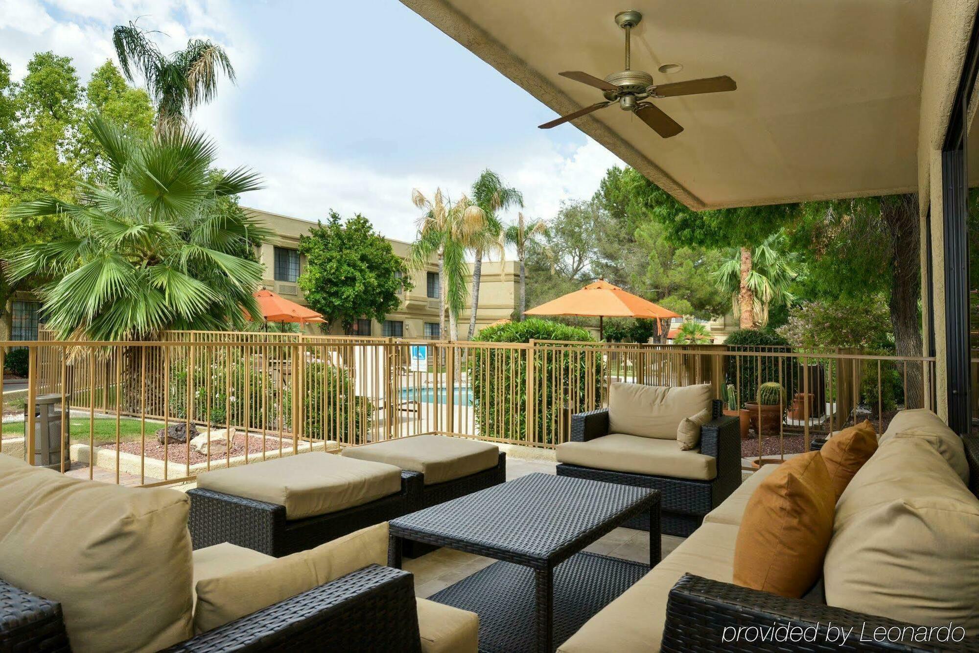 Wyndham Airport & Conference Center Hotel
